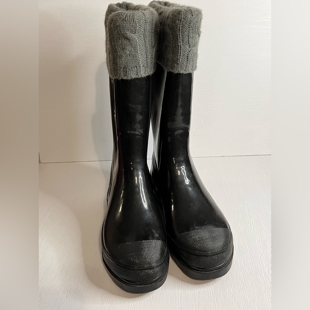 Sweater Rainboot Black Boot Grey Sweater detail top Size 8